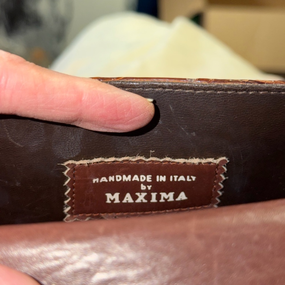 Beautiful Leather Crossbody by Titti Dell'Acqua
Handmade in Italy by Maxima - Picture 4 of 10